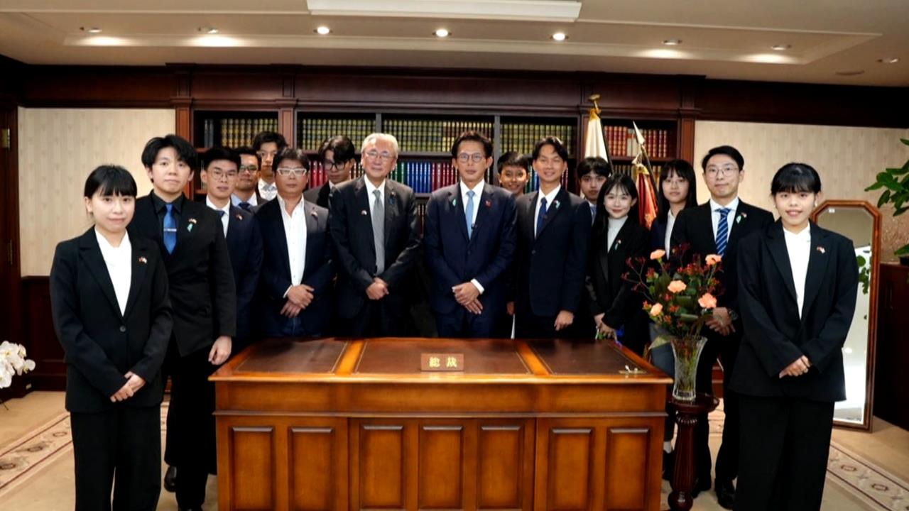 坐高市早苗總裁位置自拍惹議　陳宥丞：自民黨常態接待流程