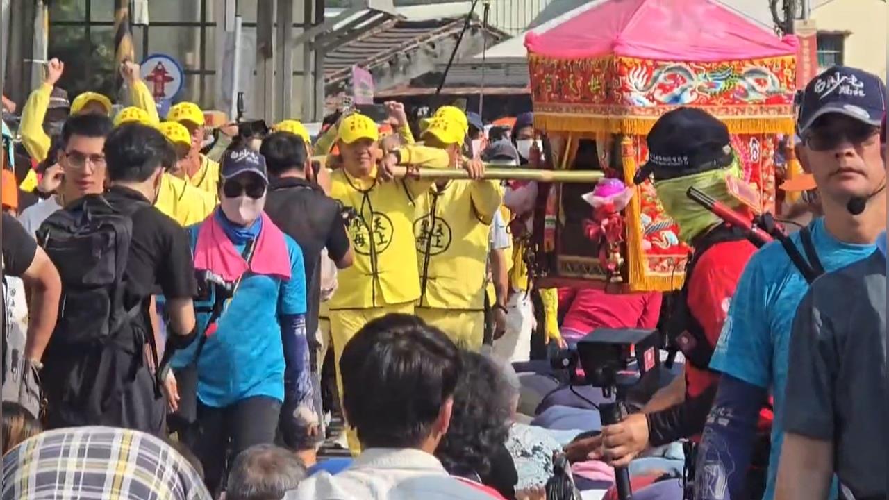 400年來首次雙媽會！　麥寮開山媽祖同框白沙屯媽祖