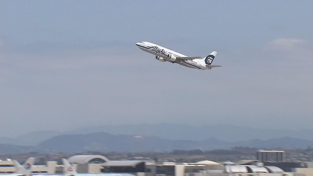 美國政府關門「間接影響」航空交通 超過9千架航班延誤