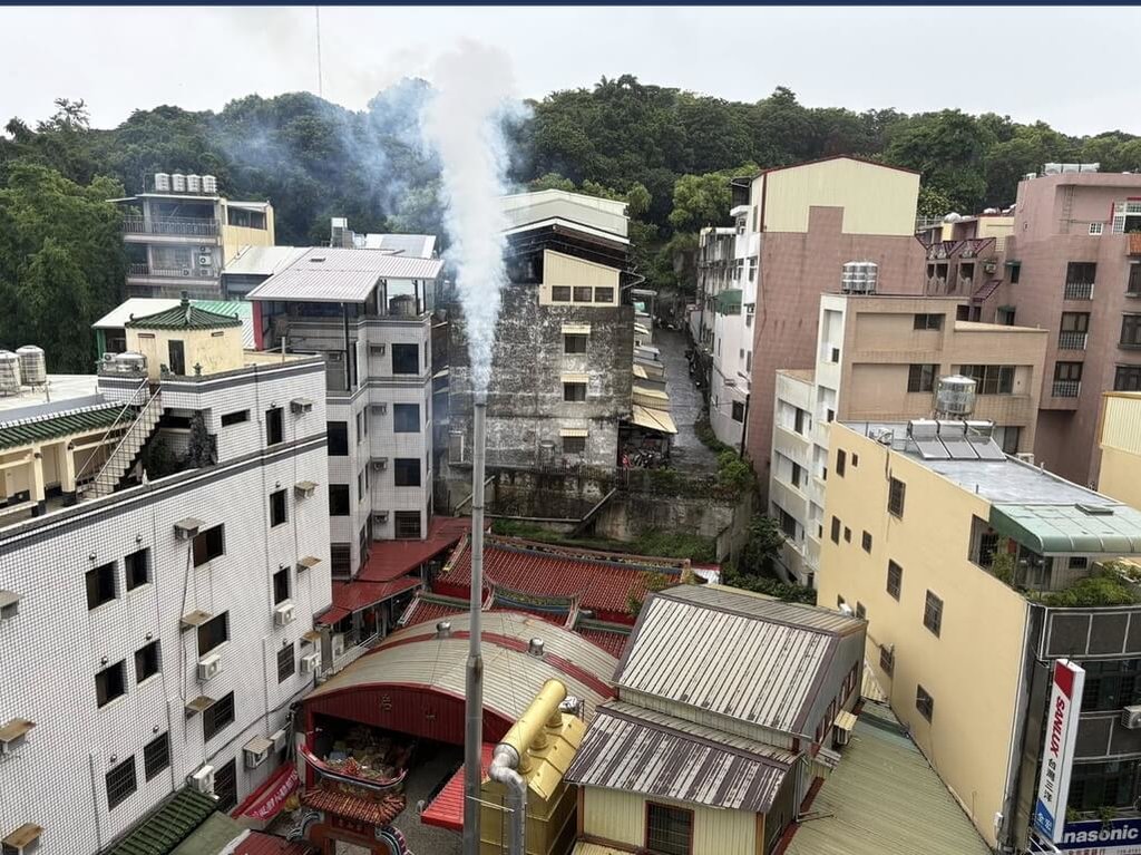 彰化市某寺廟燒金紙遭投訴　環保局勸導廟方減量