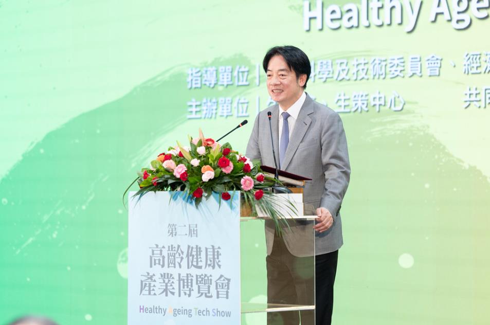 快新聞／被賴清德笑問「為何你看起來變年輕？」　王金平當場傳授1秘方