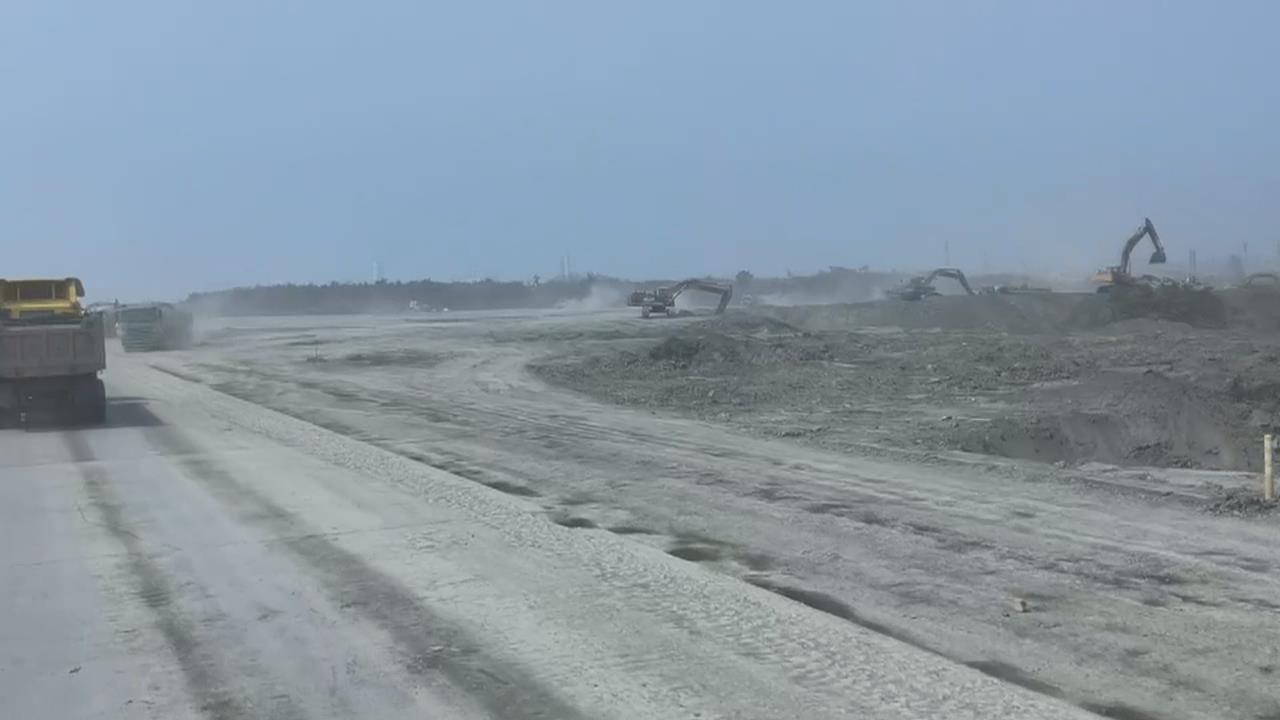 砂石車出入頻繁！南星計畫土石暫置區「塵土飛揚」　居民怨：每天吃土