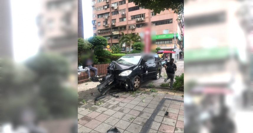 北市男服藥頭暈駕車猛撞人行道! 機車倒整排、2人送醫