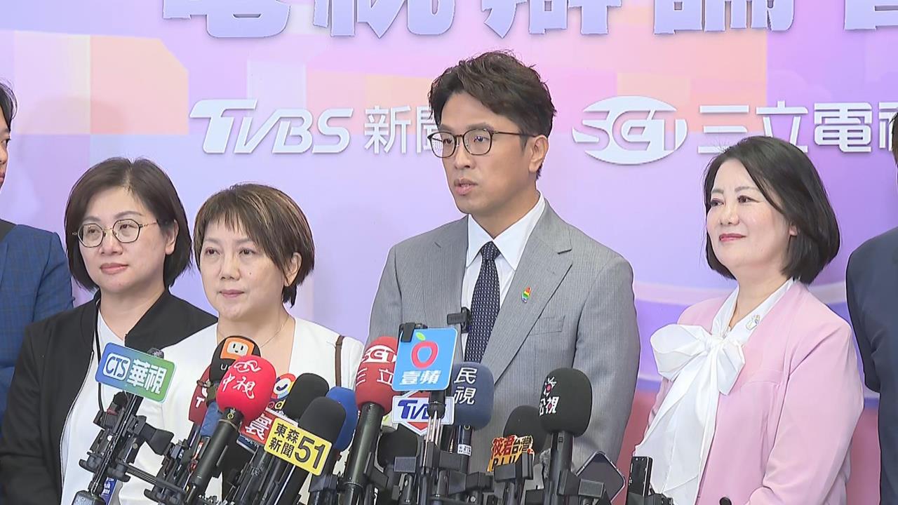辯論台下有暖流！沈伯洋一舉動藏洋蔥　蔣萬安被問「換LINE」回應曝