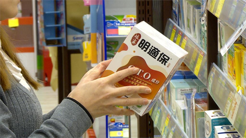 新年宅在家追劇滑手機 當心傷眼傷皮膚老化加速