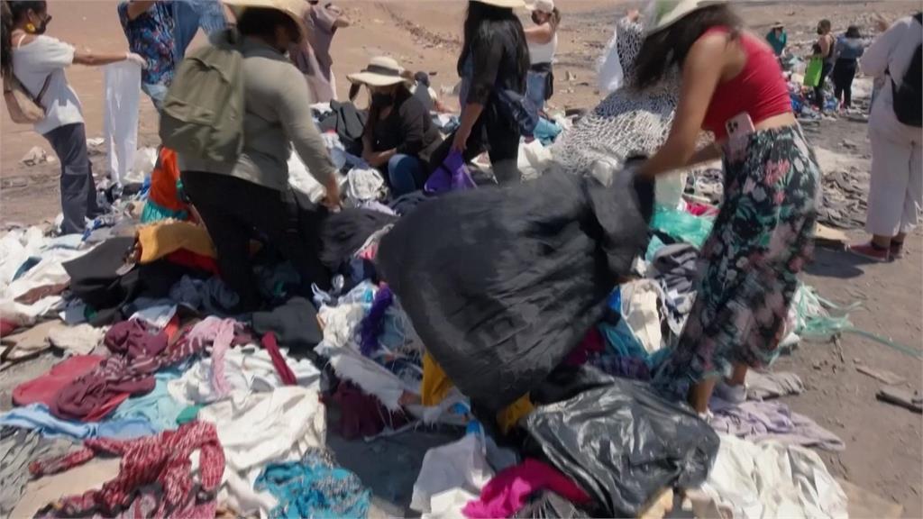 世界地球日提倡綠時尚　智利公益組織從沙漠撿回廢衣再製