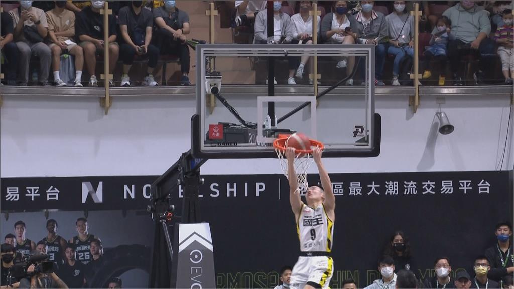 「新北飆風玫瑰」李愷諺秀雙手反扣　國王踢館成功拿下開季3連勝