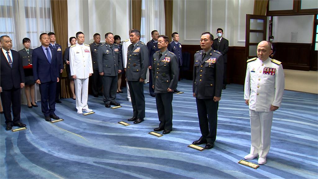 國軍重要高階幹部授勳暨授階　蔡總統盼強化訓練與戰力