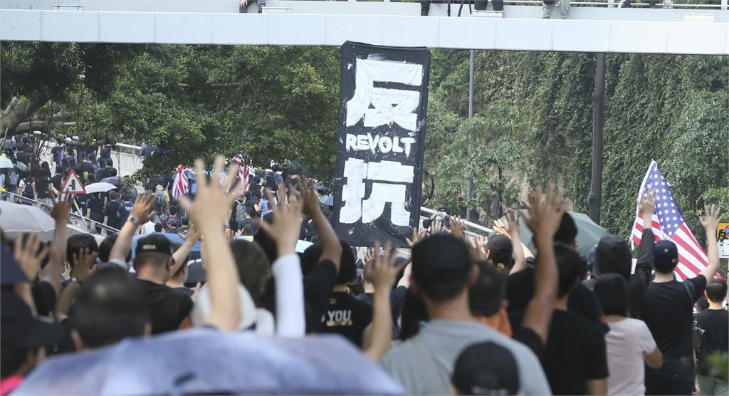 快新聞／港媒曝反送中遭警開槍學生擬逃往台灣　過程中遭逮
