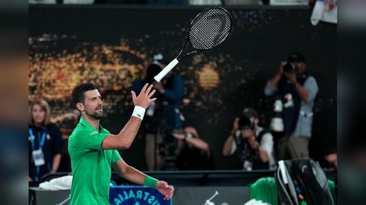 澳網(影)／男單決賽大戰前夕！喬帥2012年墨爾本奪冠球拍賣出破紀錄價格