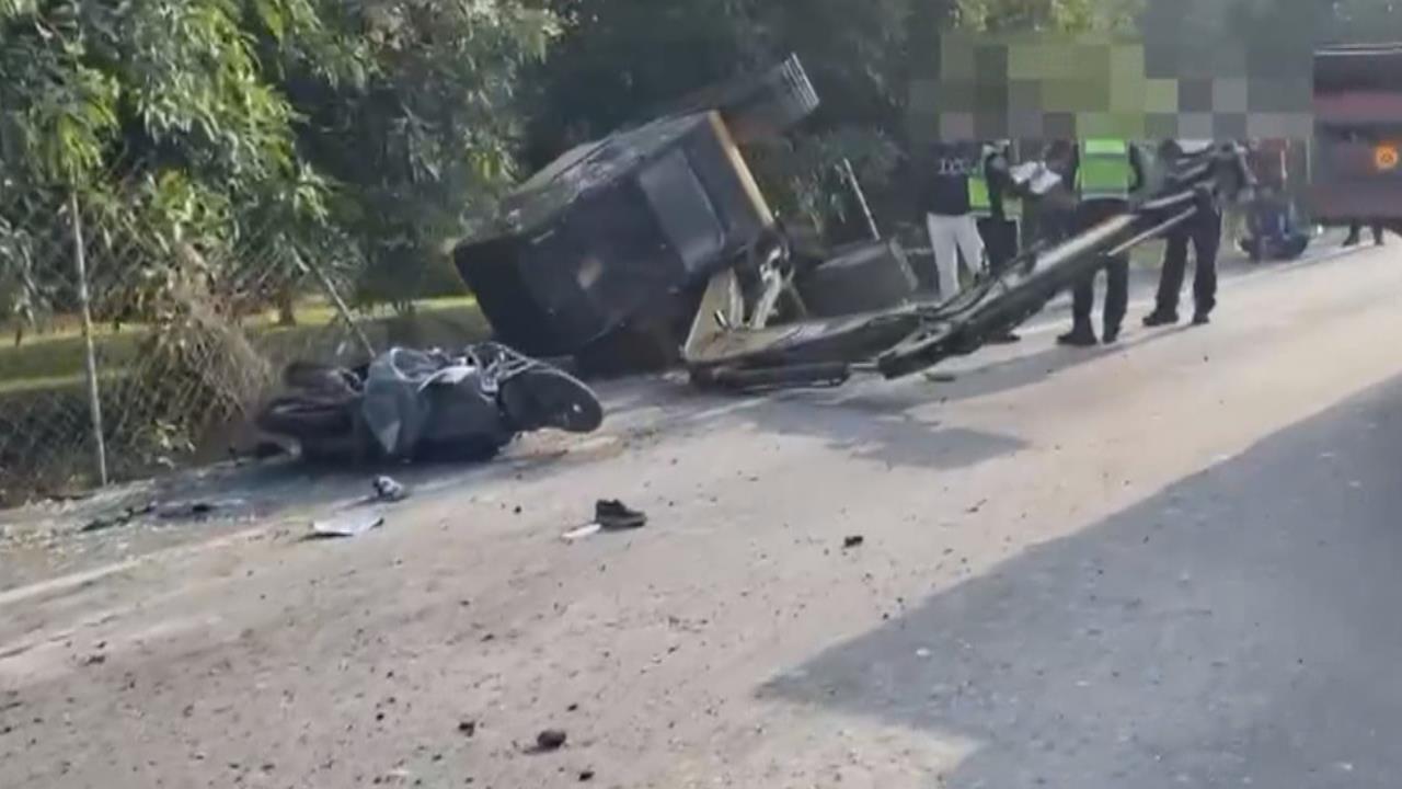 天降橫禍! 貨車上怪手砸死騎士 駕駛自責淚崩