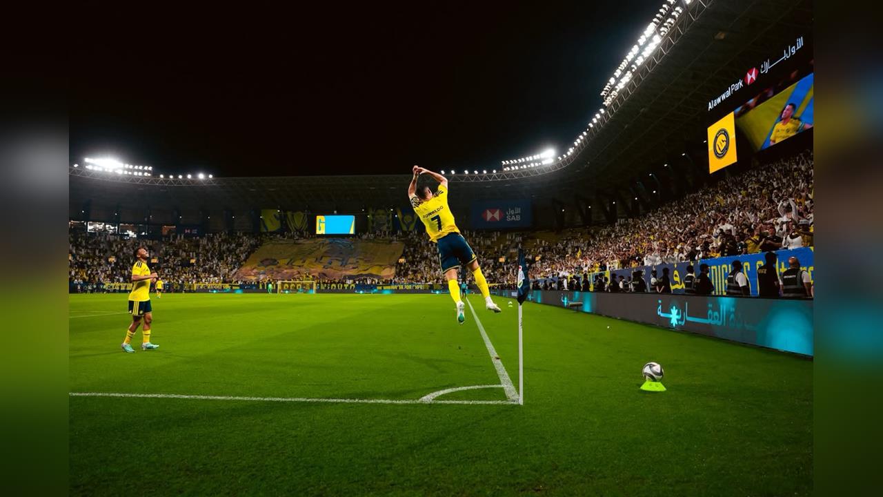C羅(7號)演出帽子戲法助艾納斯5:3獲勝。(圖/翻攝AlNassr FC FB)
