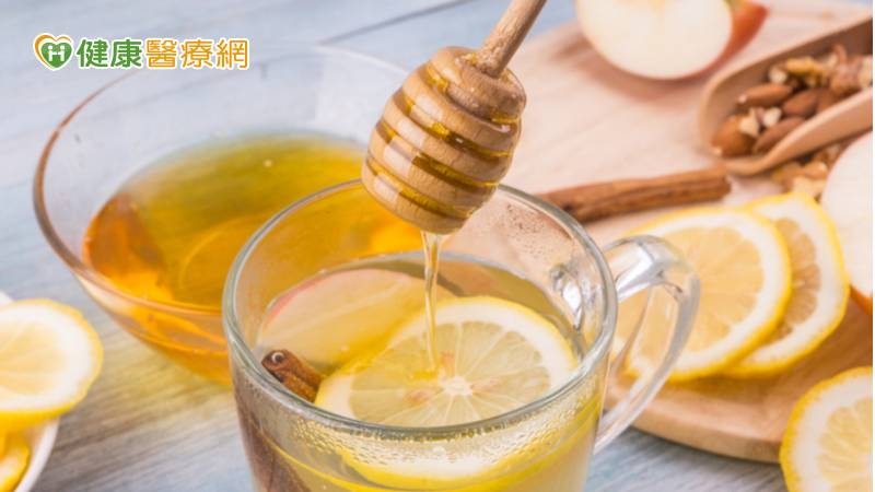 蜂蜜水清涼又消暑！我買的是蜂蜜還是糖漿？