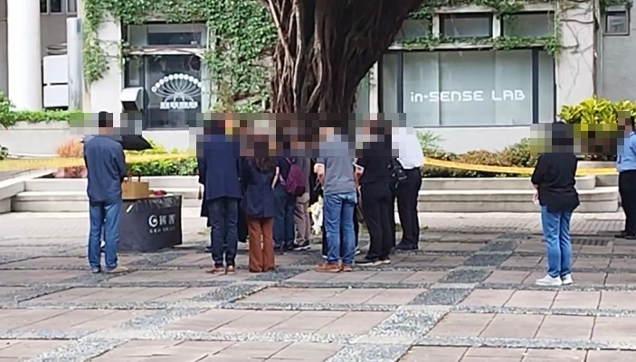 樹倒壓死碩一生死因「顱腦損傷」 家屬回校園招魂場面哀戚