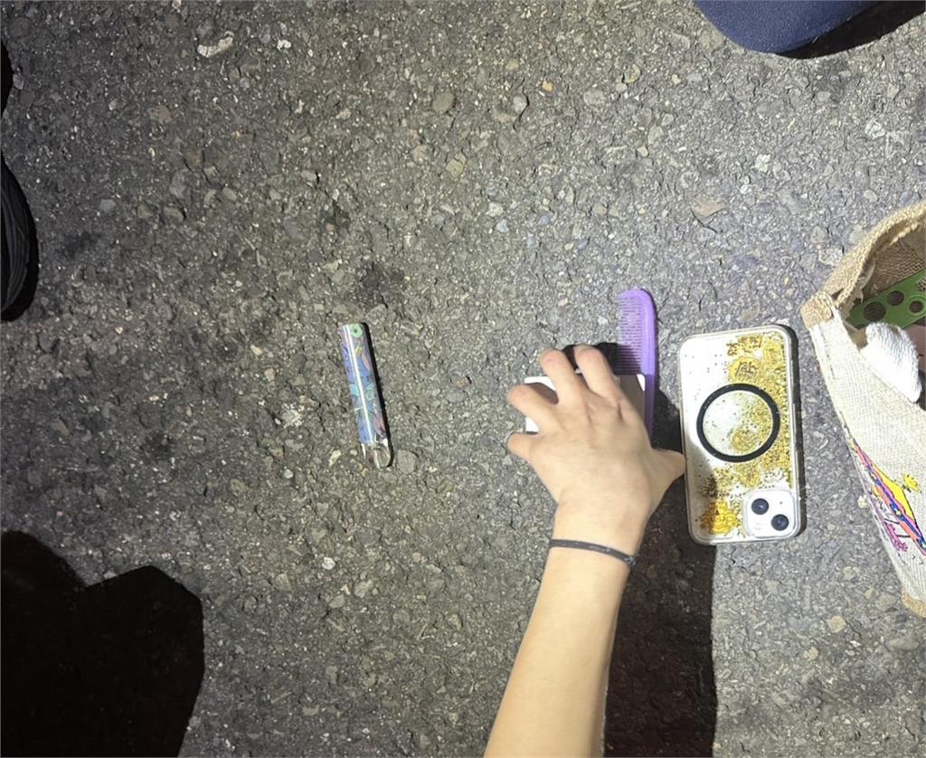 深夜沒開燈露餡 女駕駛拒檢飆車警網包抄搜出一堆毒