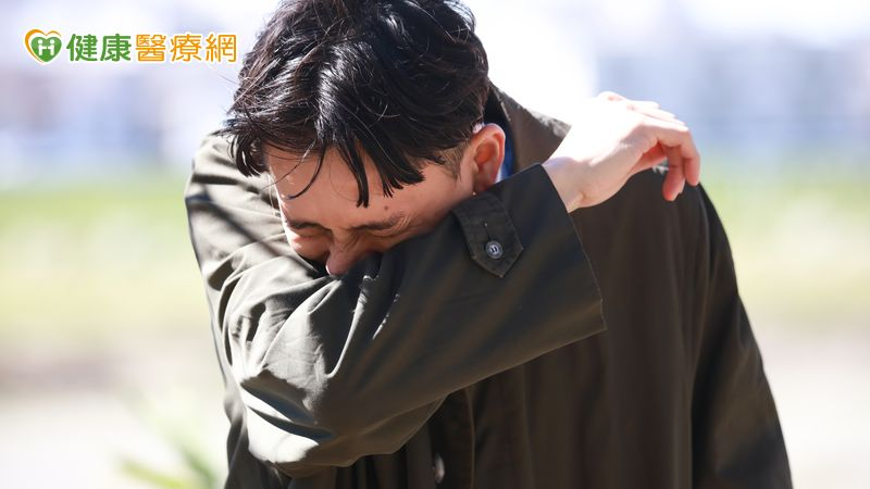 一回南部就狂打噴嚏？醫教你從體內找原因、從根本調理體質