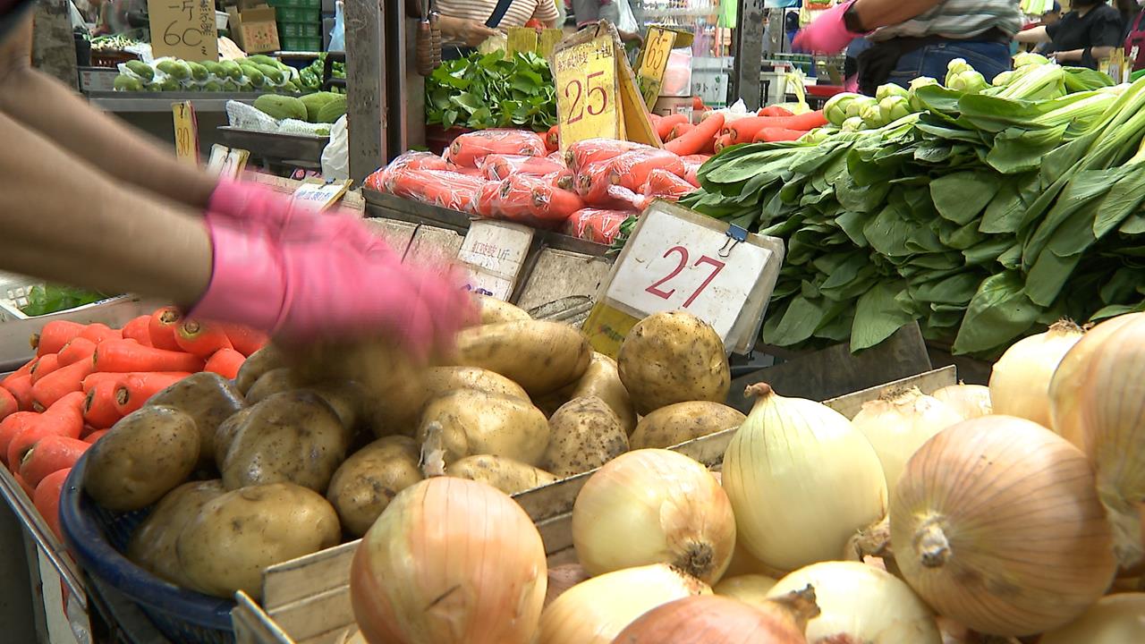 巴威颱風影響較小　預期心理消退菜價每斤降10-20元