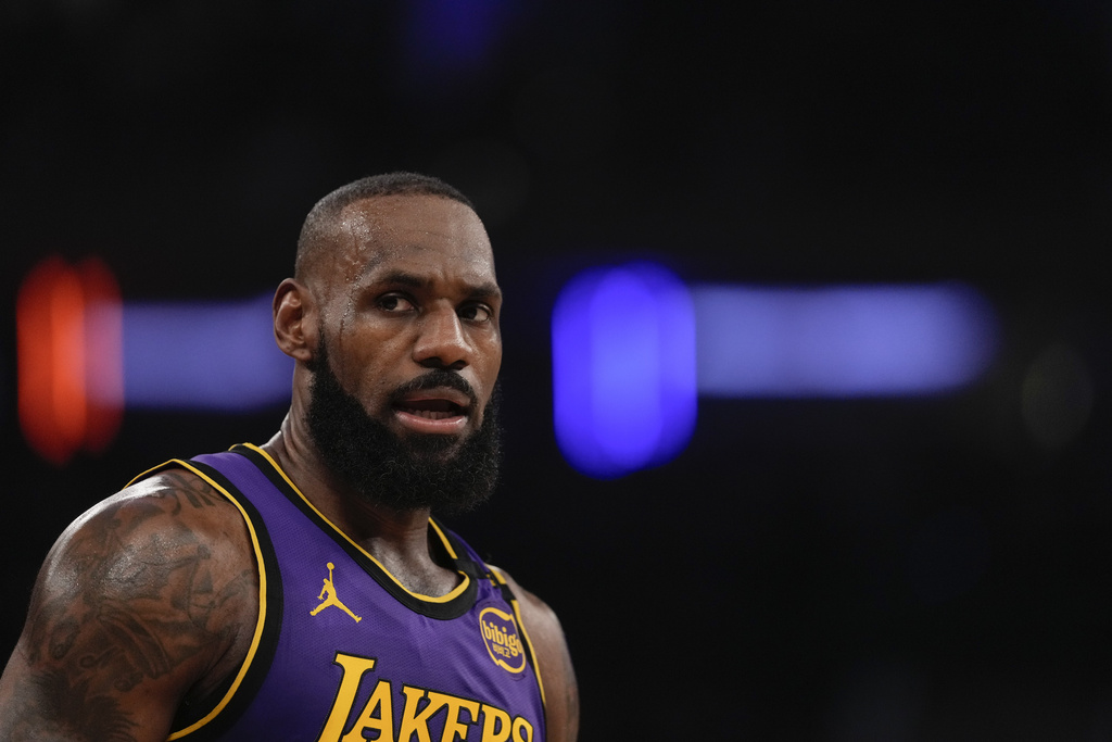 NBA/好兄弟AD突然被交易到獨行俠 詹皇事前也不知感到意外