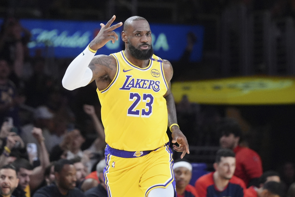 NBA(影)／詹皇因膝傷缺席紐約年度慈善晚宴　由妻子Savannah代表出席
