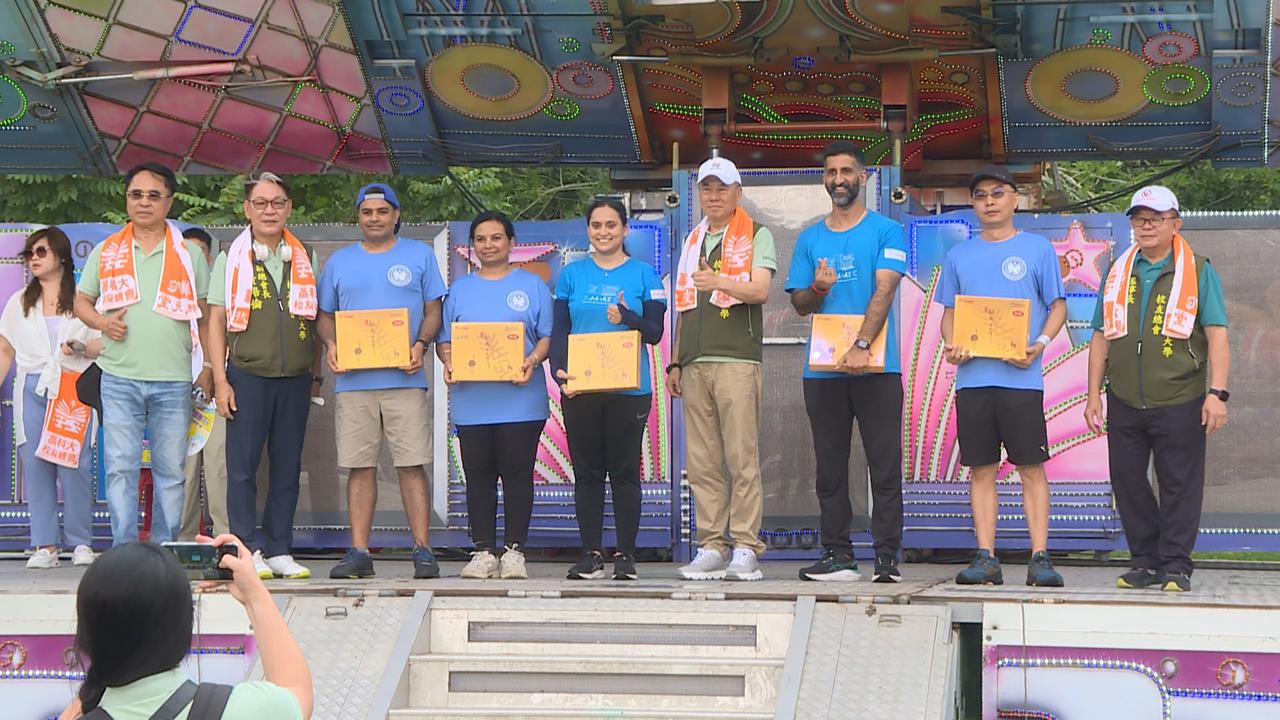 高雄科大教師節健走選戰味濃　藍綠選將到場較勁