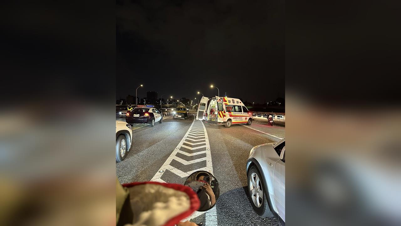 快新聞/新北永福橋嚴重車禍!小黃逆向撞機車 21歲男騎士送醫不治