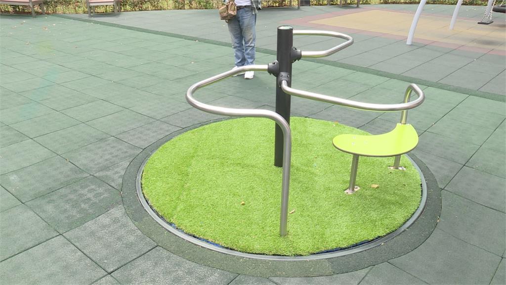 好心疼！高溫曝曬公園轉盤　1歲女童右腿被灼傷