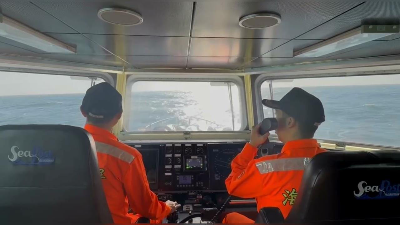 快新聞／又來挑釁！中國海警船惡劣海象硬闖金門　海巡署霸氣驅離：主權寸步不讓