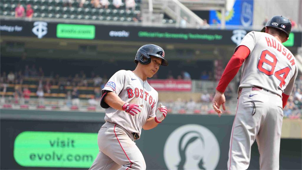 MLB(影)/拿雙城野手刷數據扛本季首轟 吉田正尚單場3打點助紅襪客場「開魯閣」