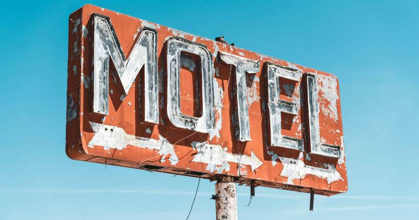 半夜3點被迫退房！女子遭摩鐵要求「男友回來陪睡」　崩潰過程曝