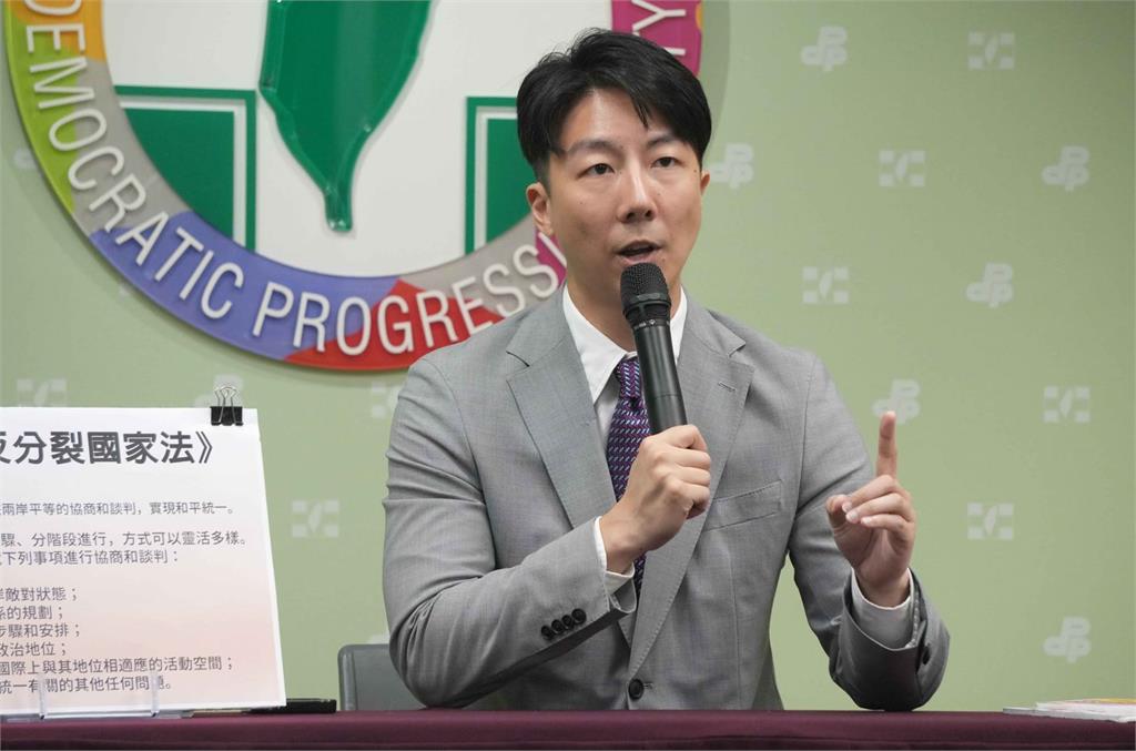 快新聞/為開不開直播互槓!黃國昌不出席國安簡報 吳崢預言成功嘆:不意外
