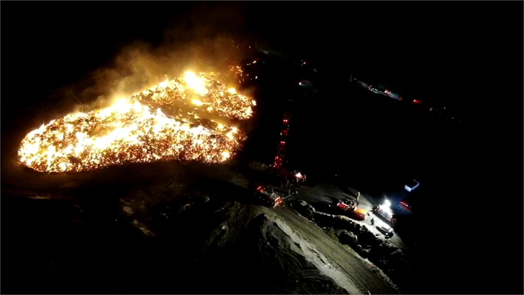 台南垃圾掩埋場傳火警 空勤總隊支援灑水灌救