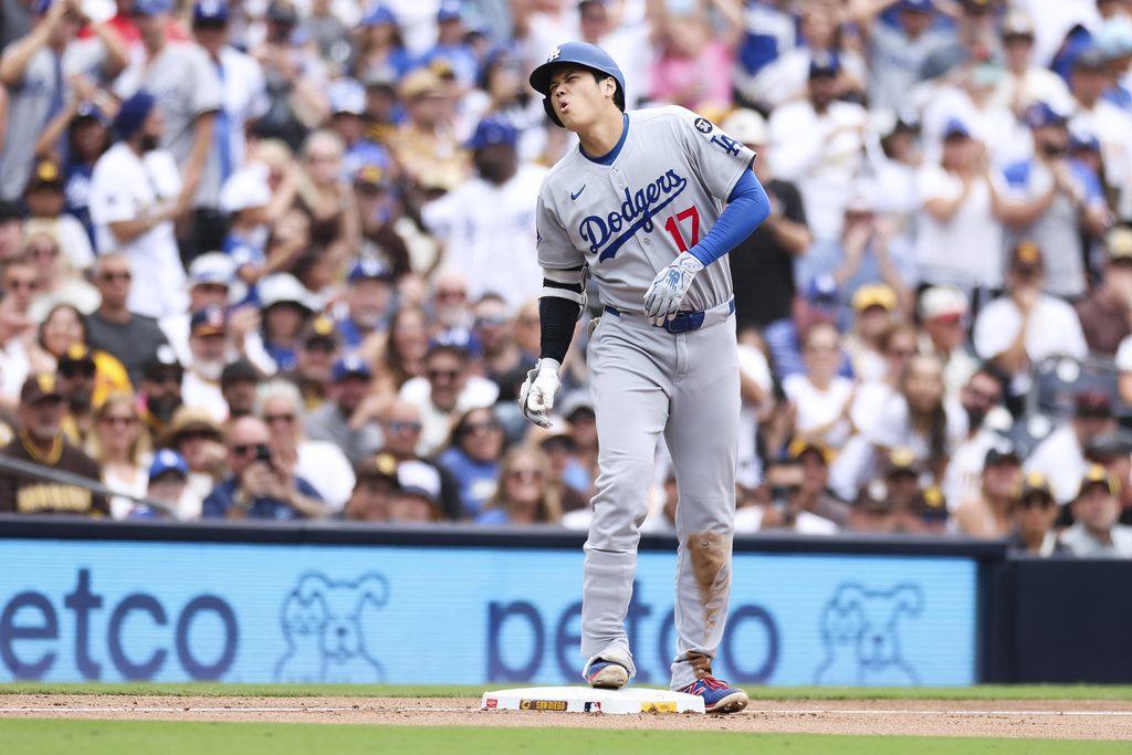 MLB(影)／大谷翔平三壘安打結果被踩到跳腳！道奇教士三連戰拿下2勝1敗