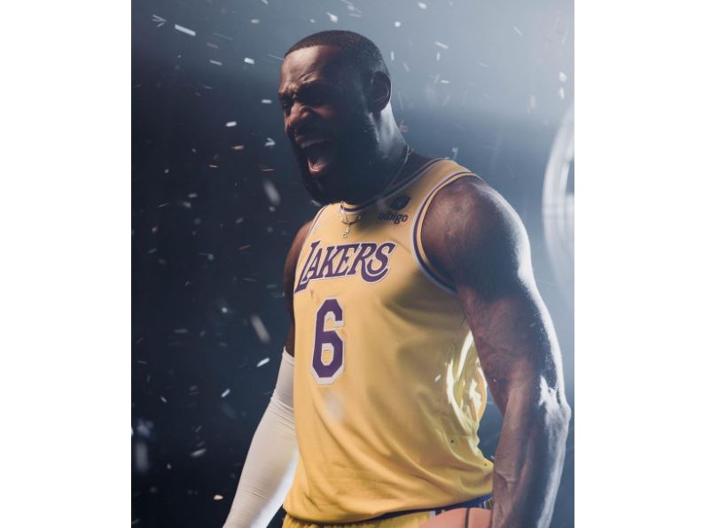 NBA/湖人詹姆斯腹部拉傷 傳至少休兵1週
