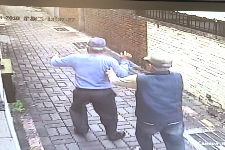 88歲翁「推一把」78歲翁斃命 檢相驗遺體