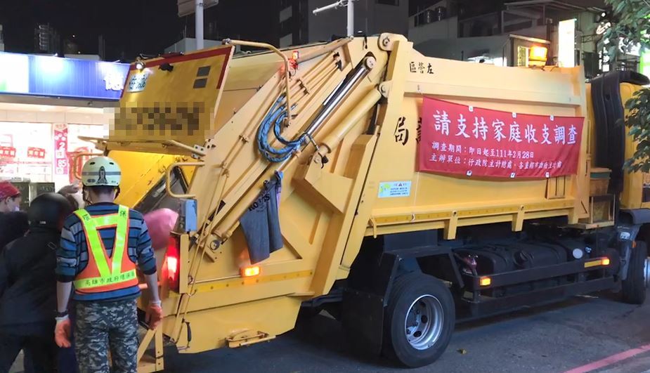 垃圾車帶菜刀上街？眾人狂猜　釣內行「揭1真相」網驚：長知識