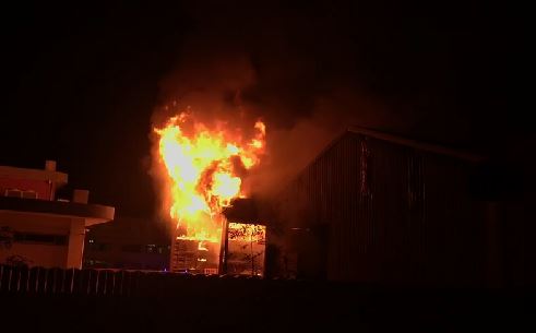 快新聞／宜蘭羅東木材工廠凌晨突起大火！ 火勢已撲滅、幸無人傷亡