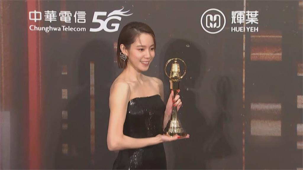 出道12年首入圍就拿獎！程予希奪女配　#-#曾8個月沒收入...新戲化身羽球美少女