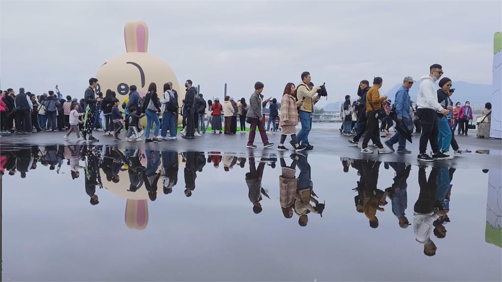 春節最熱門景點！　愛河吉伊卡哇吸人潮　冬日樂園小朋友放電