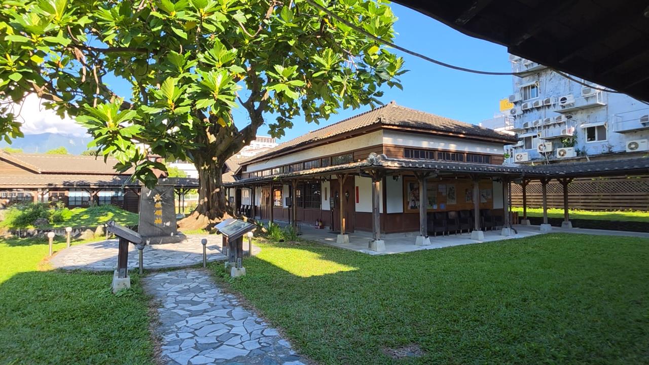 去年0403大地震至今未修復　鐵道文化園區一館變蚊子館？