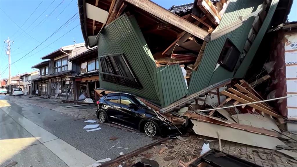 日本7.6強震！溫泉旅館災情嚴重　兼六園石燈籠傾倒、加賀屋門塌牆裂