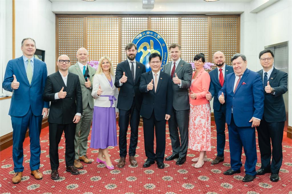 快新聞/立陶宛國會友台小組來訪 林佳龍:願攜手共同強化自我防衛能力