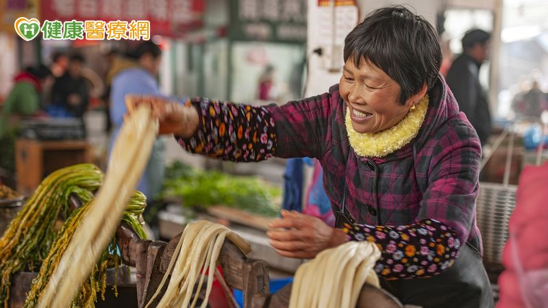 婦女陰道掉出雞蛋大腫塊　竟是子宮脫垂