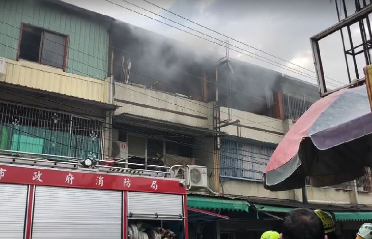快新聞／台南安南區今早傳火警 延燒三戶一老人嗆傷送醫