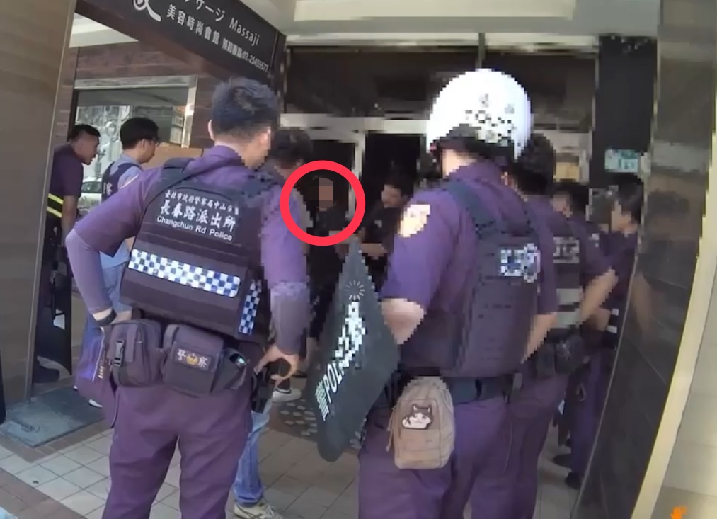 快新聞/嚇!北市男子疑持槍上膛趴趴走 民眾目睹他走進大樓急報案