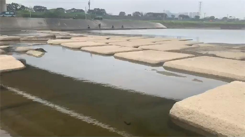 新竹知名景點豆腐岩 蓄水區竟遭人放捕蟹網
