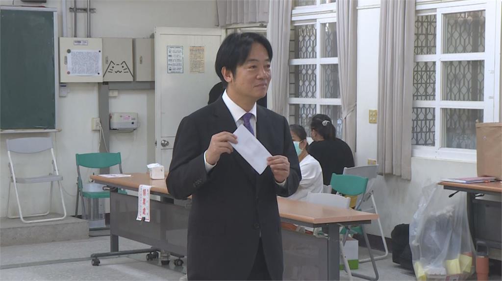 快新聞／決戰核三公投！賴清德現身安平國中　面露微笑投下神聖一票