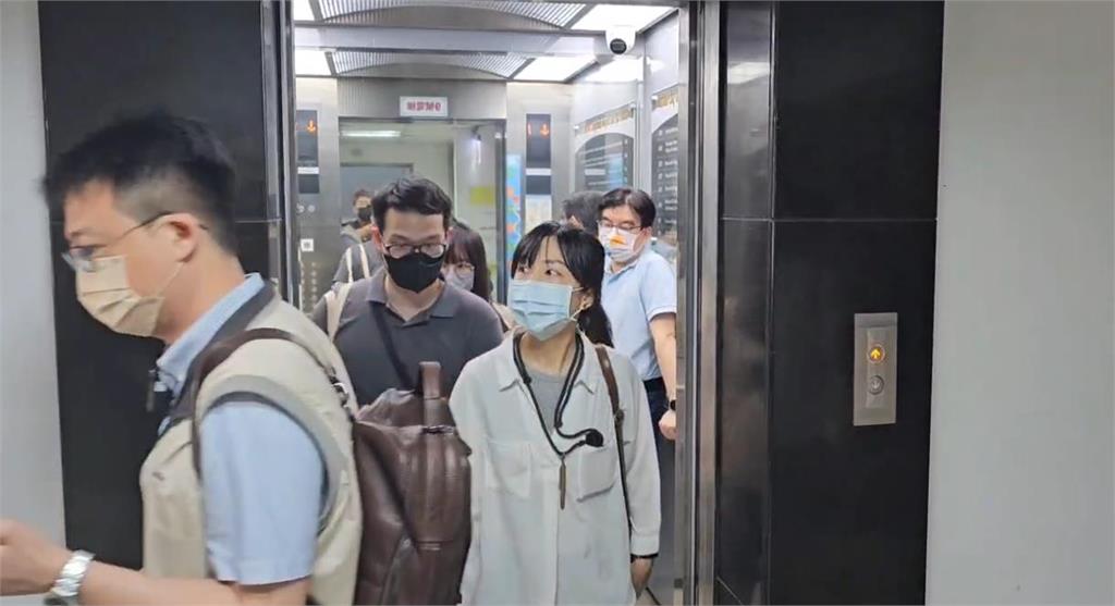 快新聞／台南市政府研考會突遭檢調搜索　疑與首長特支費有關