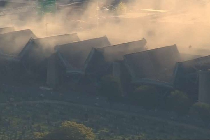 轟！紐約80年大橋退役 爆破拆除超震撼