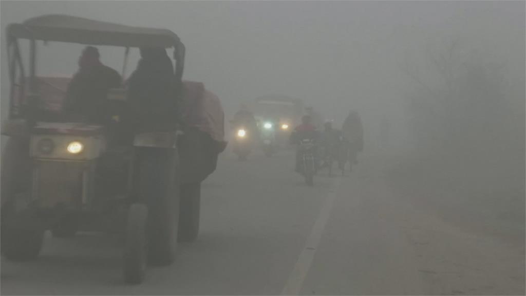 霧鎖印度北部 清晨能見度僅25公尺