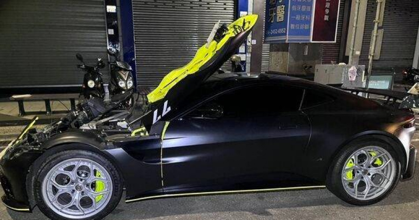 千萬奧斯頓馬丁凌晨撞毀3車　肇事男竟落跑丟廢鐵